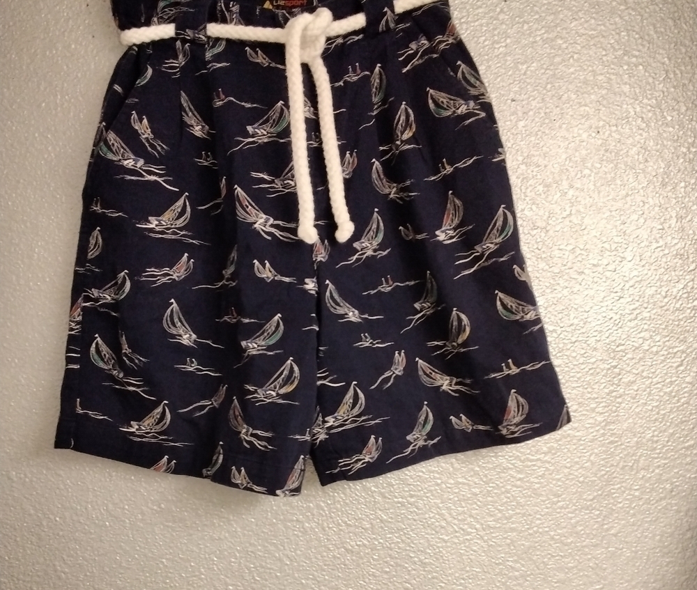 VINTAGE  LIZ SPORT PETITE NAUTICAlL SHORTS